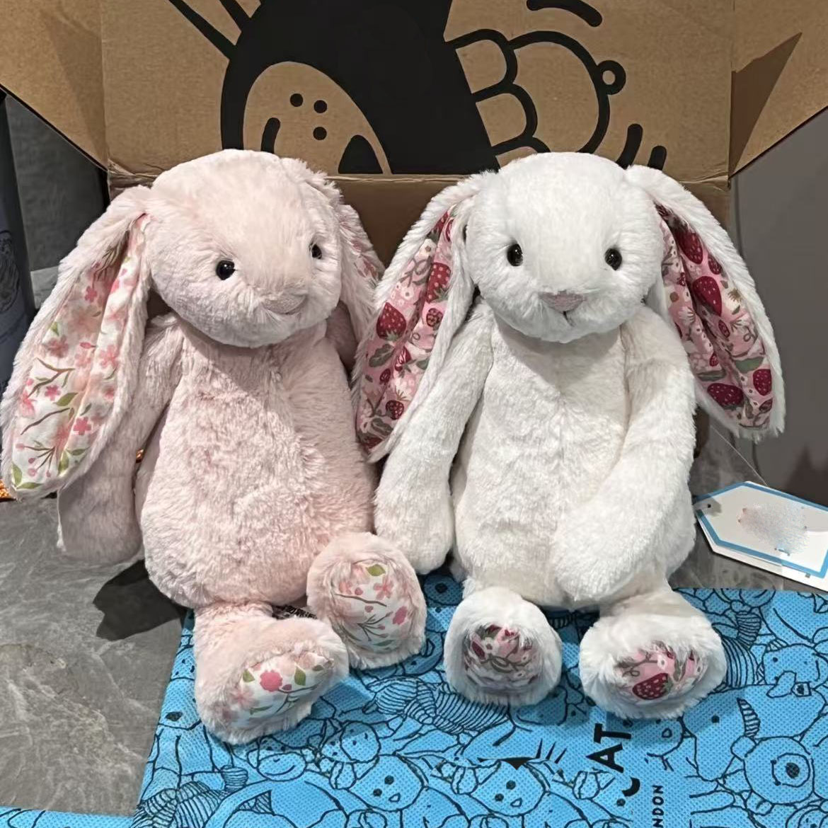 Toy 2025 Dolls Jalely cat Plush Children's plush toys Bathrobe Outfit Stuffed Toy Bartholomew Bear 'Bumblebee' Soothing the Doll Gifts 89