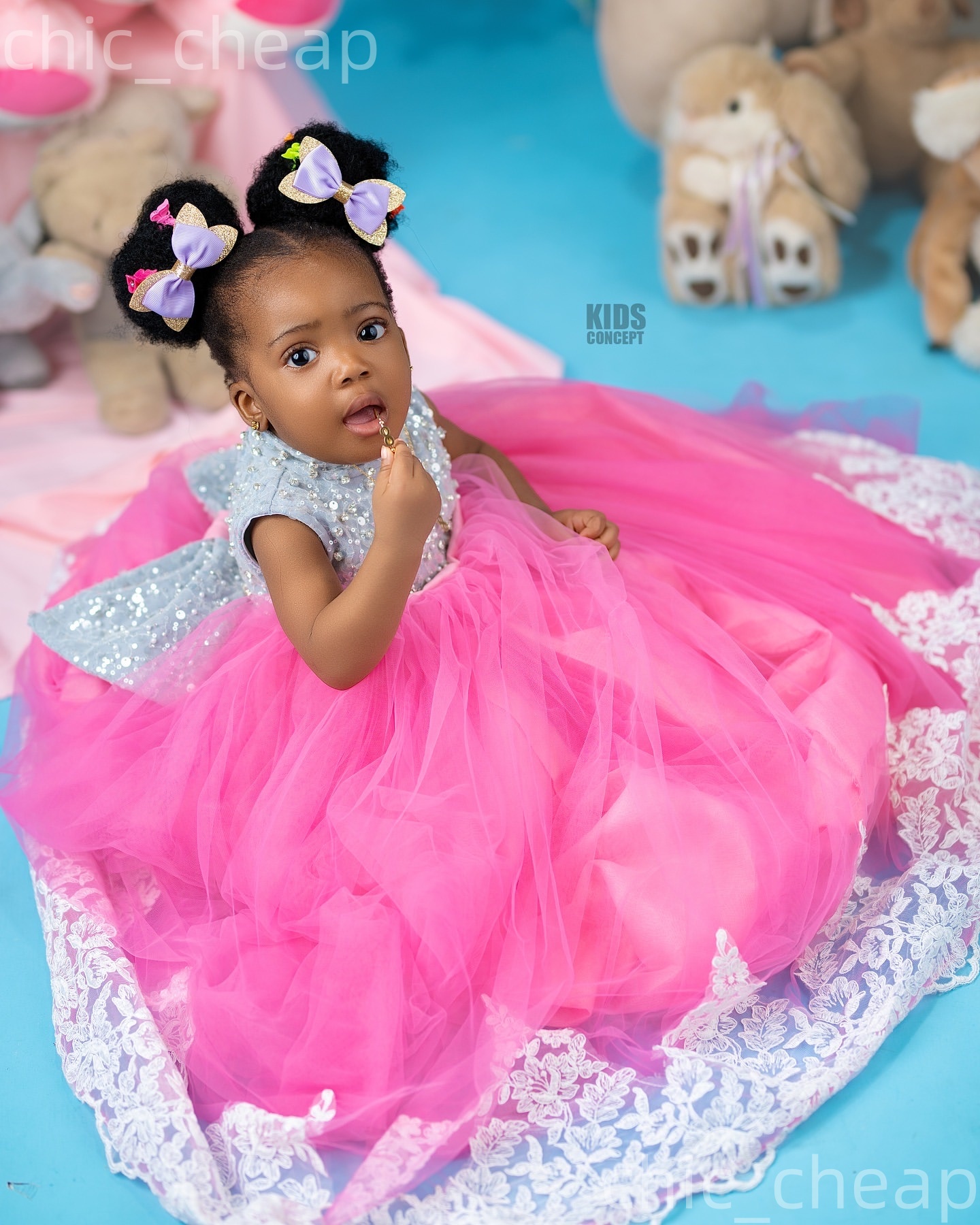 2026 Hot Pink Ball Gown Flower Girl Dresses Lace Tulle Crystals Vintage Little Girl Christmas Peageant Birthday Christening Tutu Dress Gowns ZJ422