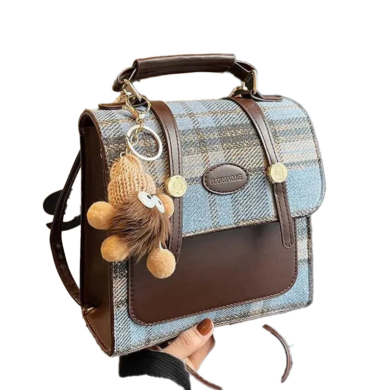2025S Designer Girls Vintage Hundred Handbag English Style Ladies Casual Plaid Small Backpack with Good Guy Pendant DecorationC250222 Shoulder crossbo