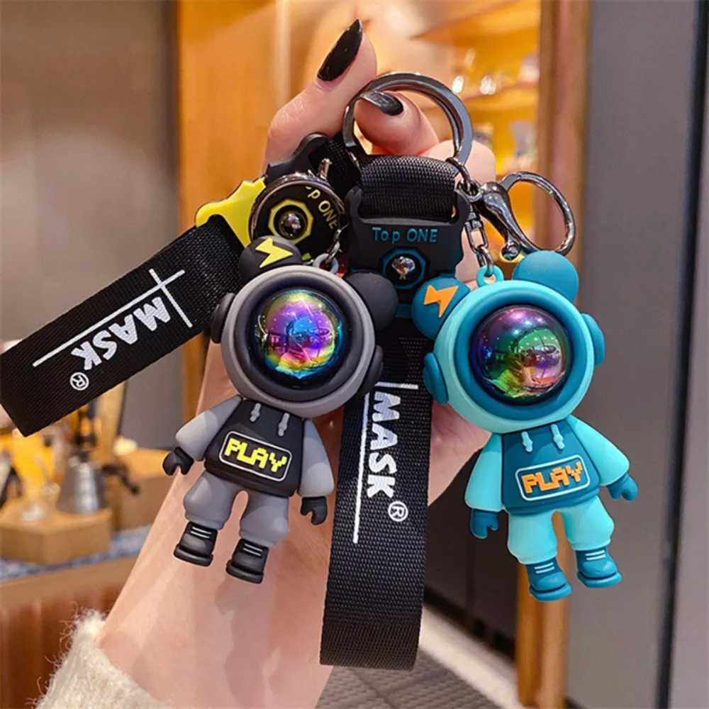 Cartoon Lightning Bear Keychain Cute Astronaut Bear Doll Keychain Bag Pendant Couple Car Key Ring Creative Bag Charm GiftPendantT251127