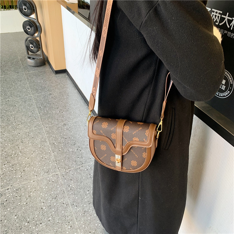 Designer Bag Luxury Bag Hot Free Shipping Designer Shoulder Bags Fashionable Versatile For Woman Shoulder Bag Brown Vintage Flap Packet
