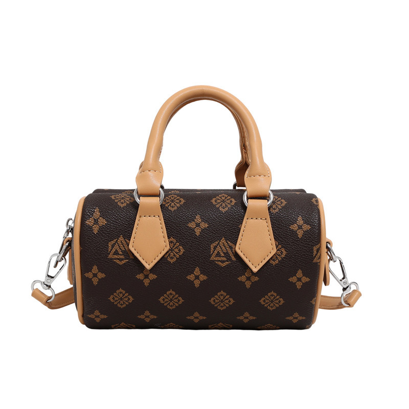 hot Free delivery designer bag Fashionable and comfortable handbag simple and personalized handbag