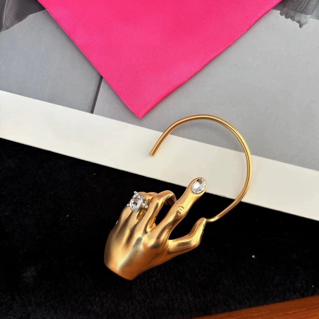 Schiaparelli HAND EARCUFF Advanced runway diamond brass ear line personalized design palm gesture ear hanging zircon inlay without ear hole right ear accessory