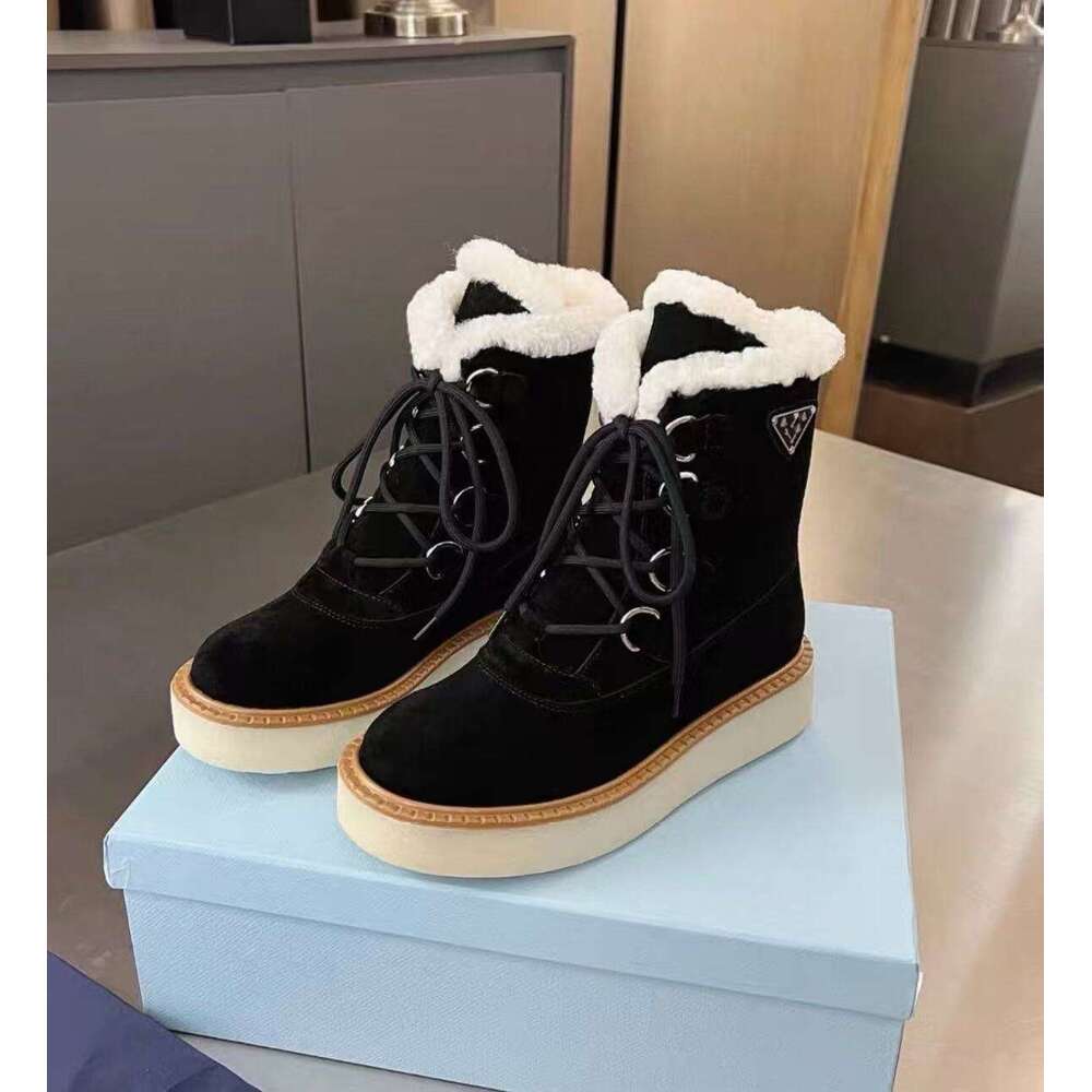 designer shoe woman luxury snow boot high-top boot Ankle Boots fashionable Classic Suede warm flat platform boot waterproof wool winter boots snowshoes fur boot