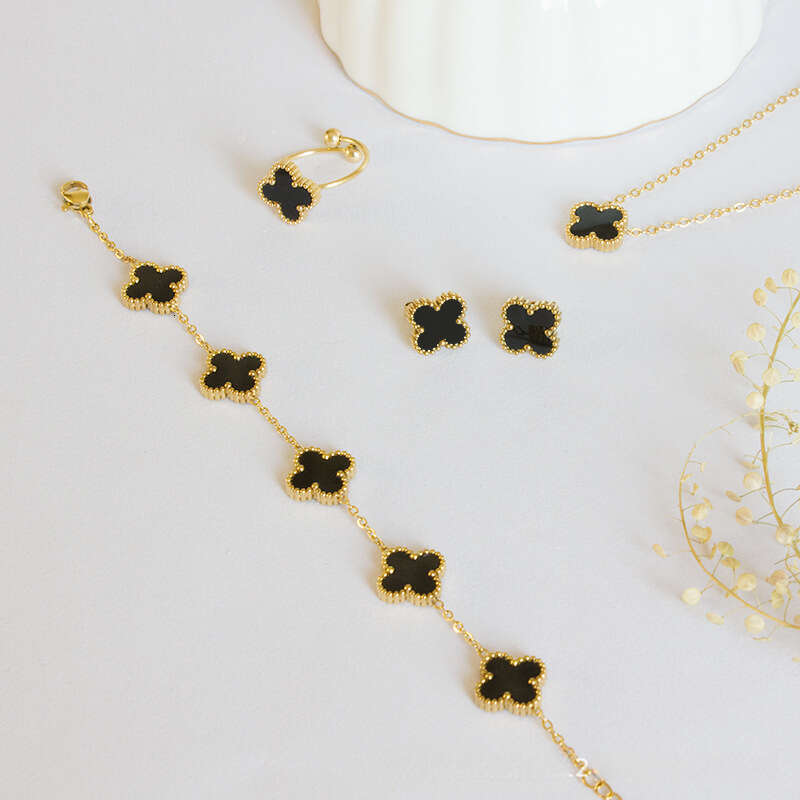 Cross-Border Hot Selling Elegant Lucky Four-Leaf Clover Bracelet Necklace Earrings Stud Four-Piece Set Versatile gold Collarbone Chain