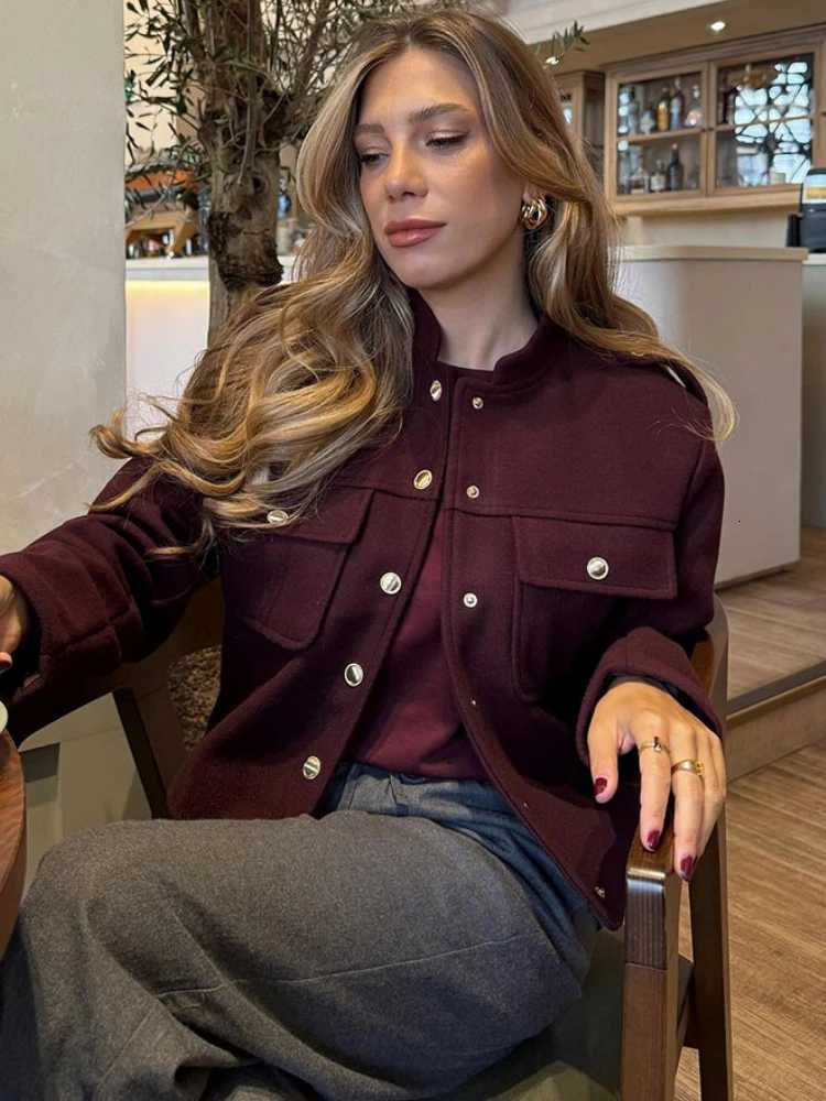Womens Retro Wine Red Cropped Jacket Stand Collar Long Sleeve Buttoned Epaulettes Patch Pocket Coat Fall Winter New JacketXJ251127