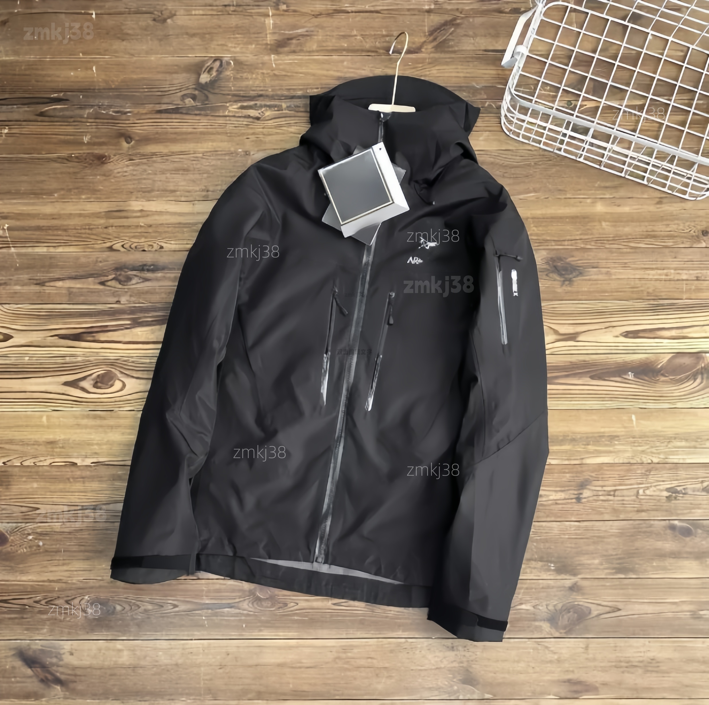 Arctwryxlys Jacket Mens Arcteryrxity Jacket Windbreaker Goretex Puffer Designer Sweatshirt Atom Waterproof Cotton Artery Puffer Jacket Thicken ARCS Coat B66