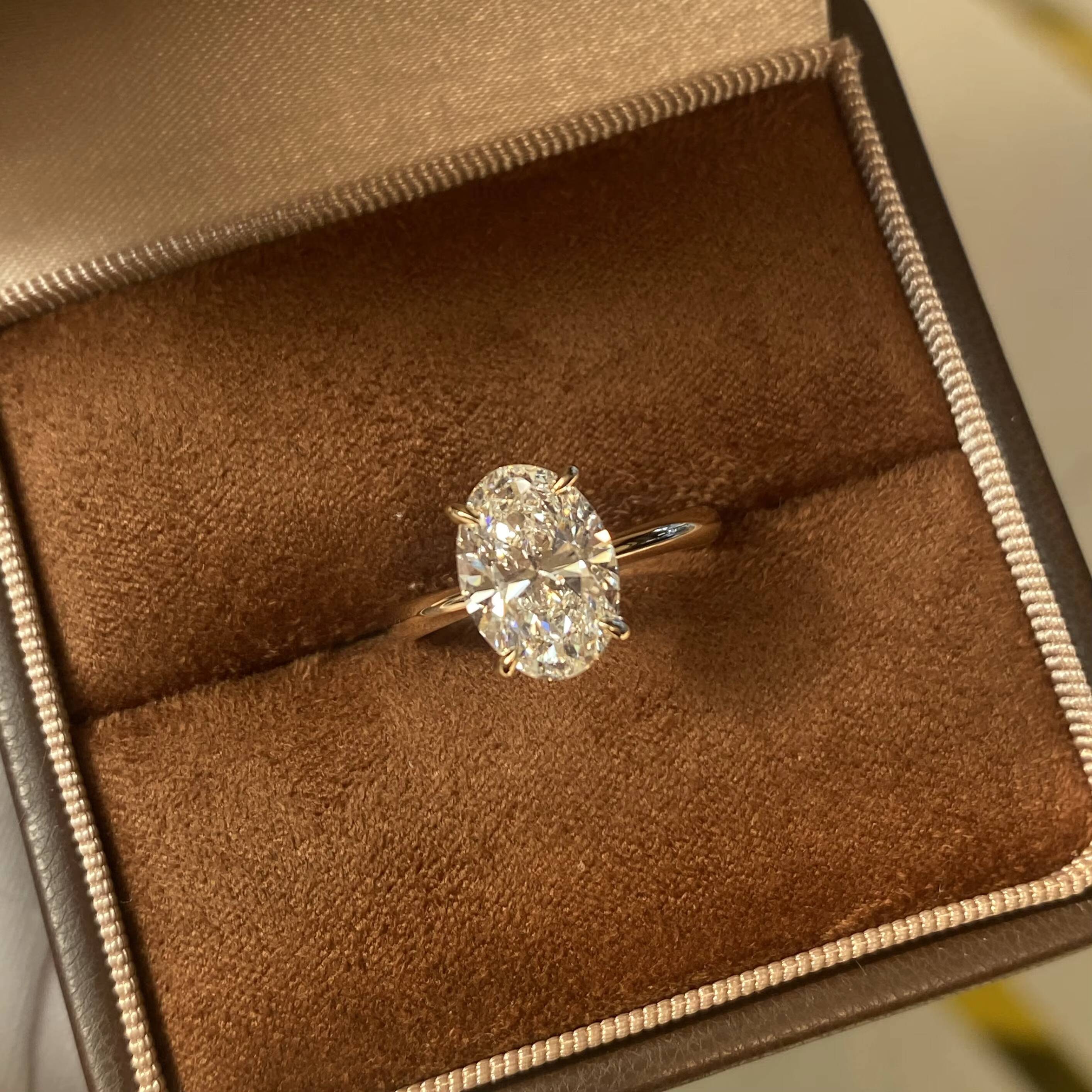 Stars Oval Cut Lab Grown Diamond IGI Certified 18K Solid Gold Pigeon Ring Handmade Engagement Ring for Women