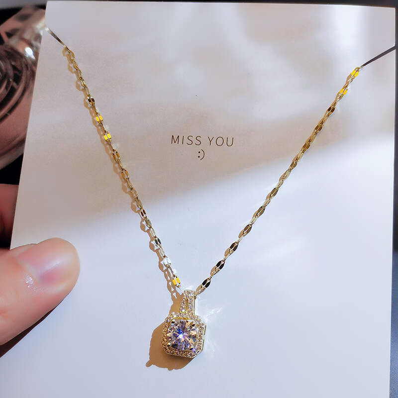 Long style personalized for women, Korean version, internet famous collarbone chain, 2025 new trend, simple and versatile zircon pendant necklace