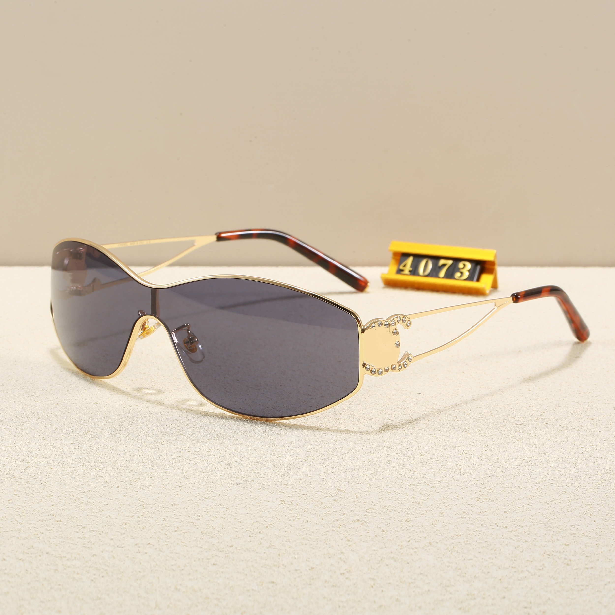 High Quality Luxury Designer Sunglasses Metal Frame Oval Party Women Classic Eyeglasses Beach Shading UV protection Glasses With Box Case Y260207