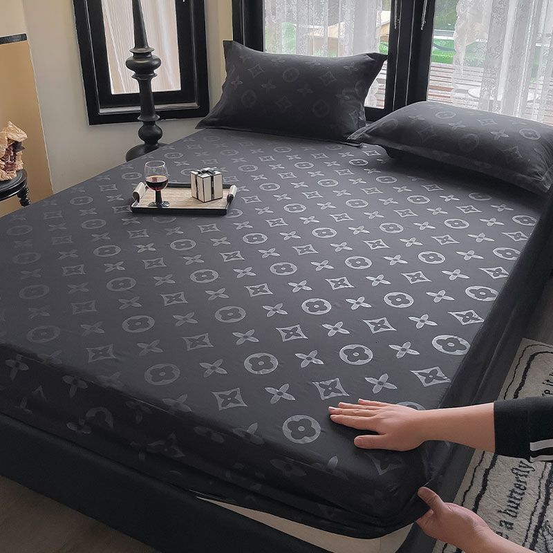 Designer bedding Fitted sheet Single Piece Non-Slip Cover Protector 1.5/1.8m/2.0m Bed Sheet Dormitory Three-Piece Set soft and skin friendly