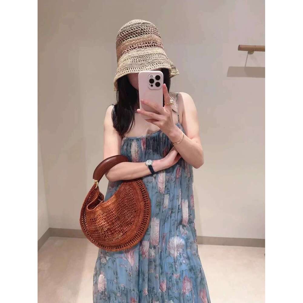 Classic Straw Woven Bags for Women Luxury Designer Handbag Retro Fashion Casual Beach Hollow Out Tote Hobo Underarm Bag