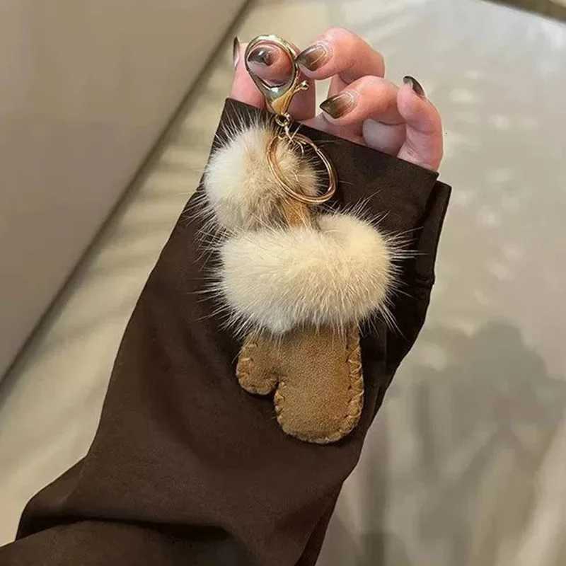 New Fashion Fur Plush Mini Glove Pendant Jewelry Bag Decoration Small Gloves Keychain Hanging Charm AccessoriesT251127