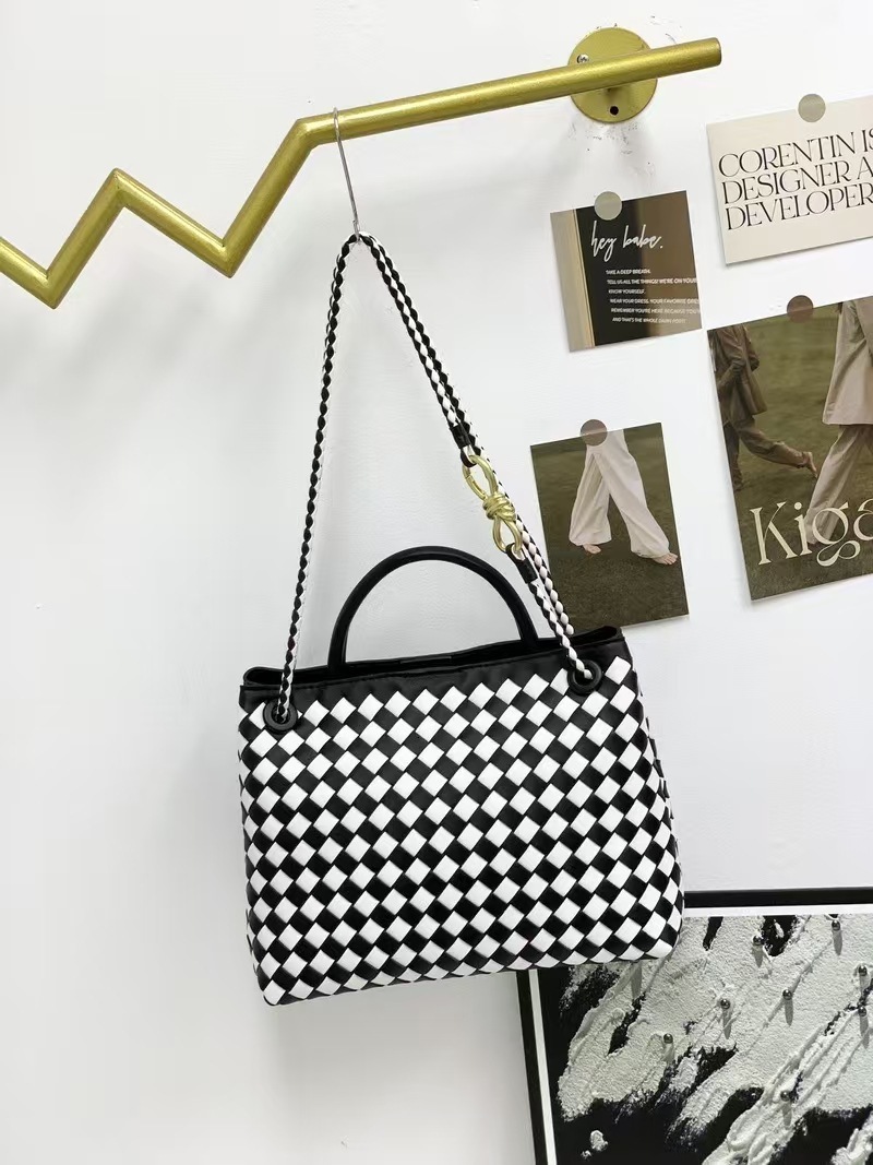 Designer Luxury Bag Butterfly Buckle Hardware Handbag For Women High-end New Style Women's Bag Color-block Denim Vintage Single Shoulder Crossbod