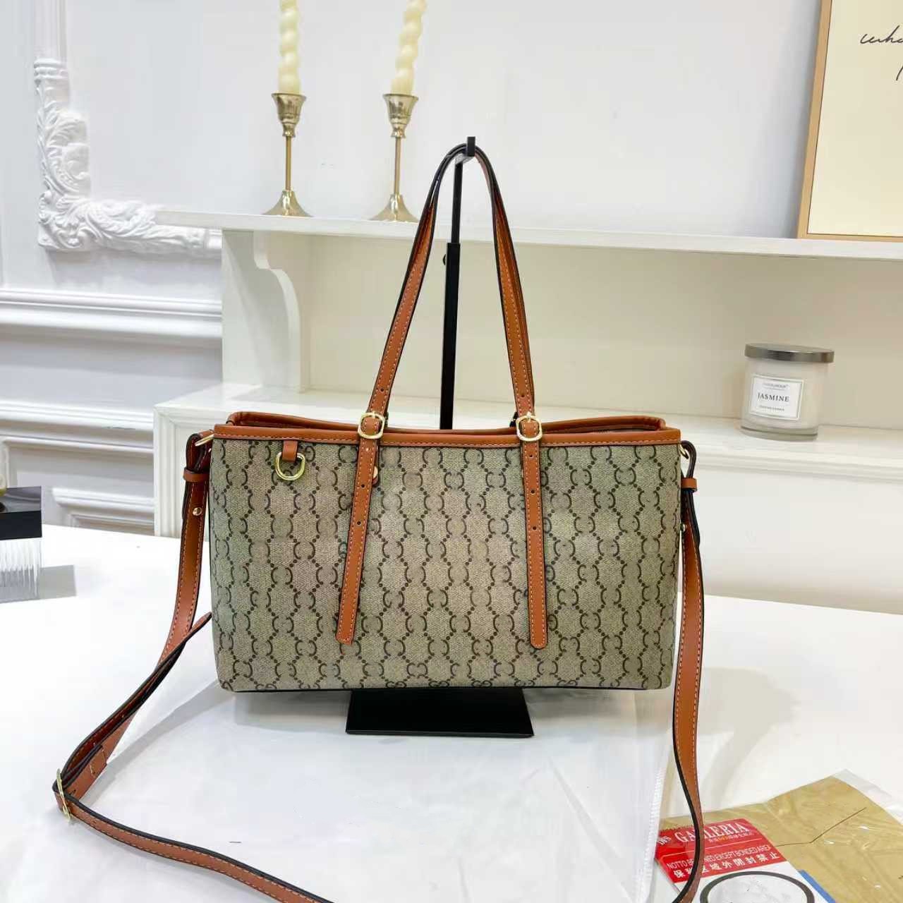 Luxury designer bag, famous women's shoulder bag, adjustable hand-held women's crossbody bag