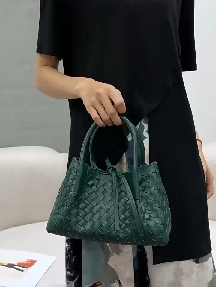 Designer Luxury Bag Vintage Cowhide Woven Tote Bag 2025 New Large Capacity Mother-daughter Bag Handheld Bucket Shoulder Crossbody Bag