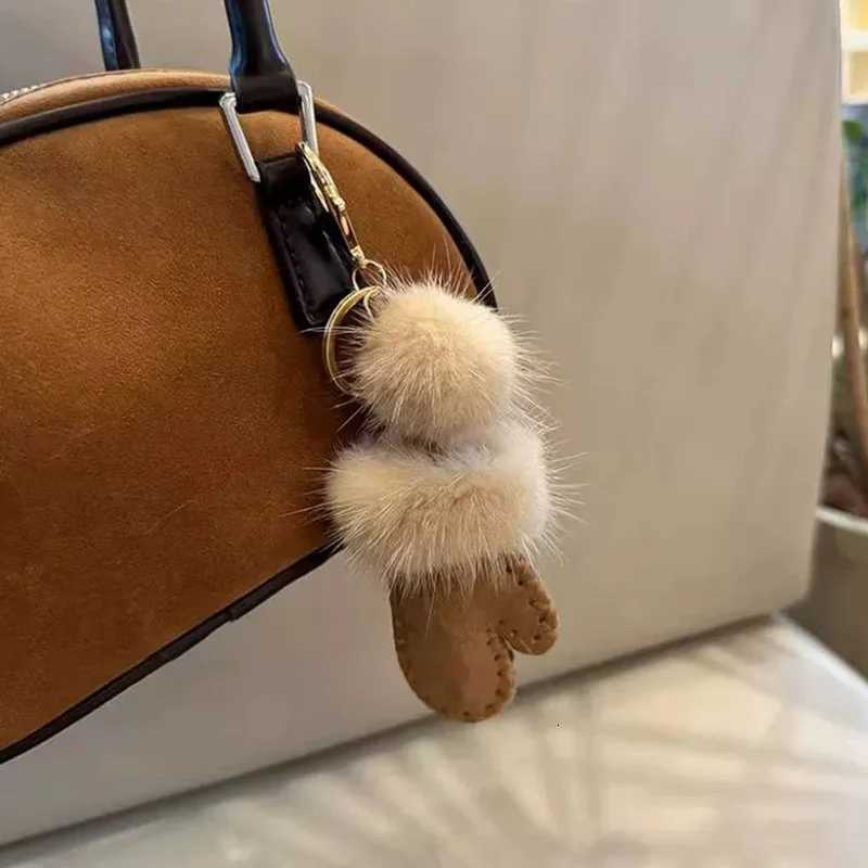New Fashion Fur Plush Mini Glove Pendant Jewelry Bag Decoration Small Gloves Keychain Hanging Charm AccessoriesT251127