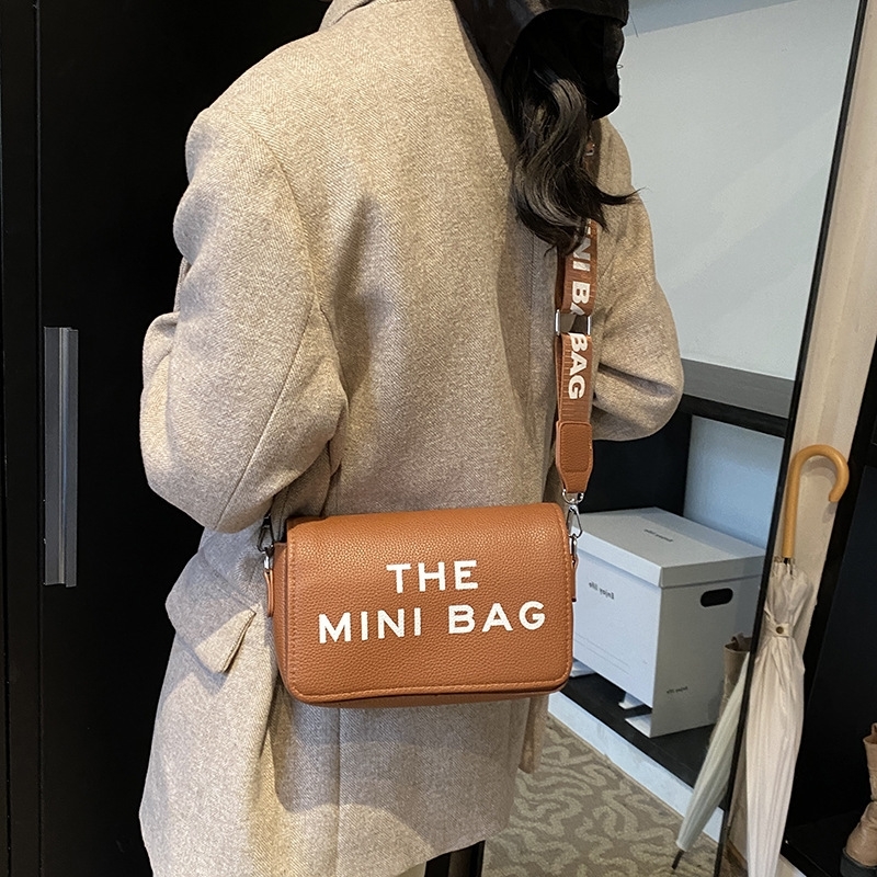 Free shipping Designer bag Fashionable popular trend brand casual version shoulder personalized womens crossbody bag