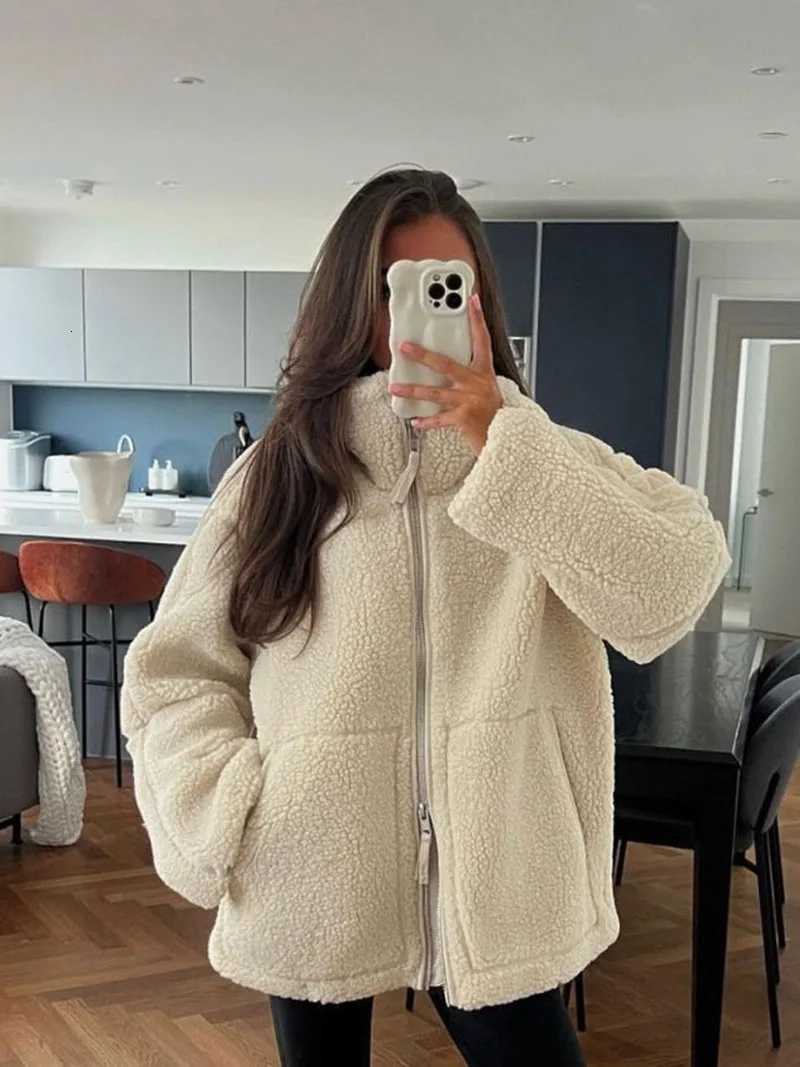 Lamb Wool Jacket Women Winter Fashion Stand Collar Zipper Pocket Long Sleeve Tops Warm Thicken Fleece Coat Streetwear OvercoatsXJ251127