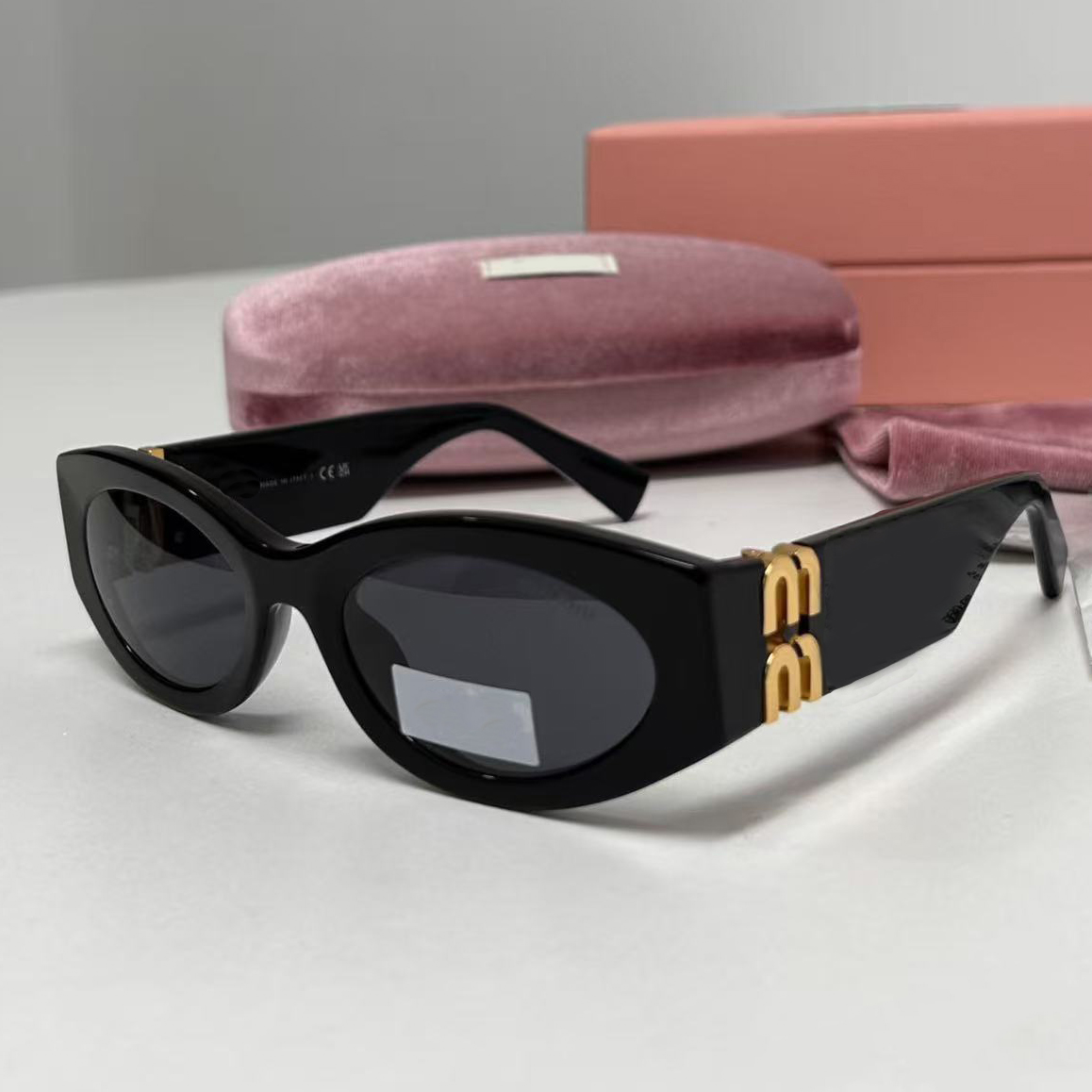 Designer Sunglasses for women luxury Hot sunglasses men Classic Oval frame glasses Outdoor Beach cat eye Sun Glasses Driving chic sun glasses w11 w09