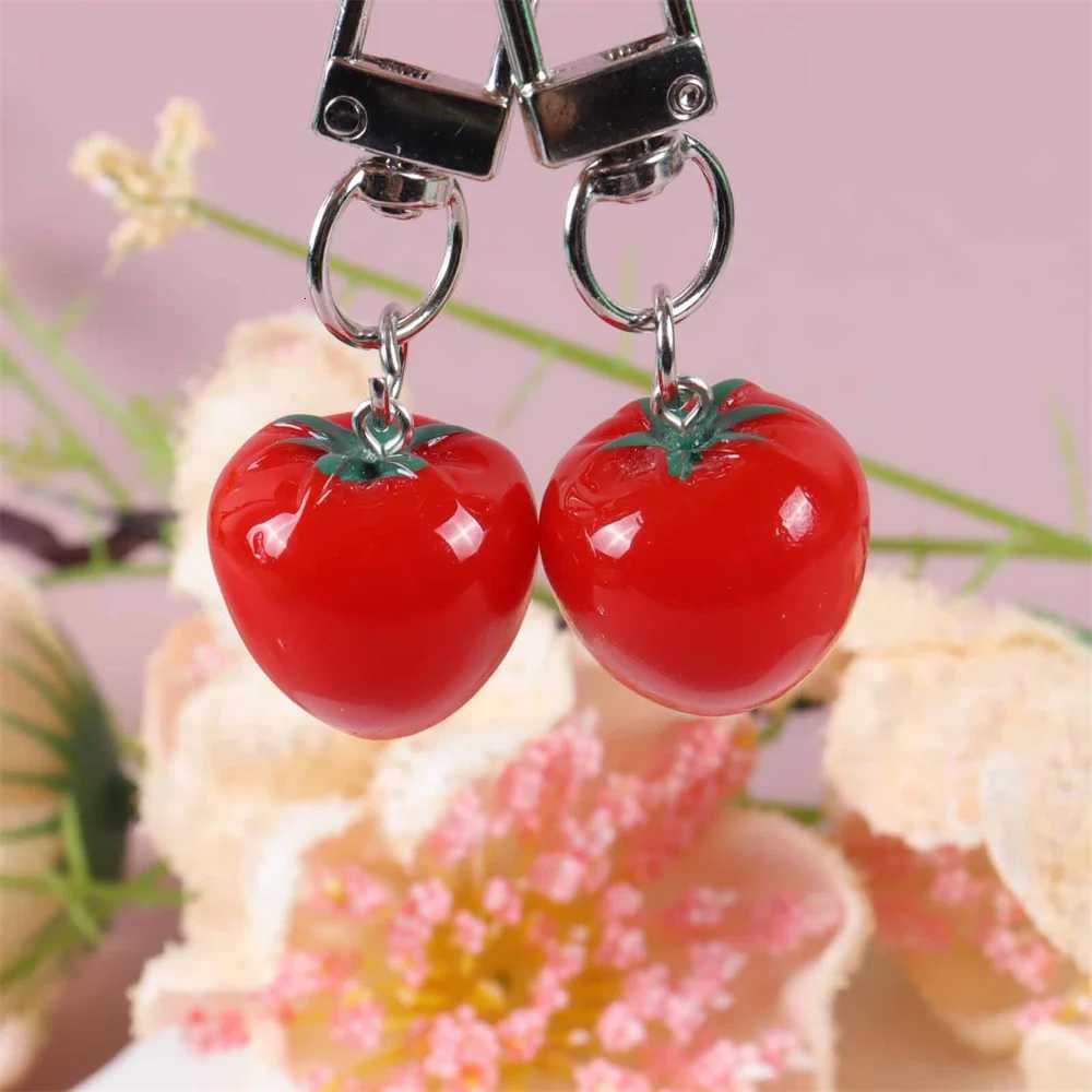 5pcs Simulation Tomato Strawberry Keychain Fashion Key Chain Bag Charm Bags Ornament Car Phone Decoration for Women Girls GiftsT251127