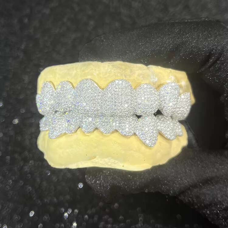 Fashion Jewelry Custom 18K Gold Plated Diamond Grillz VVS Moissanite Diamond Silver Braces of Teeth Hip Hop Grillz