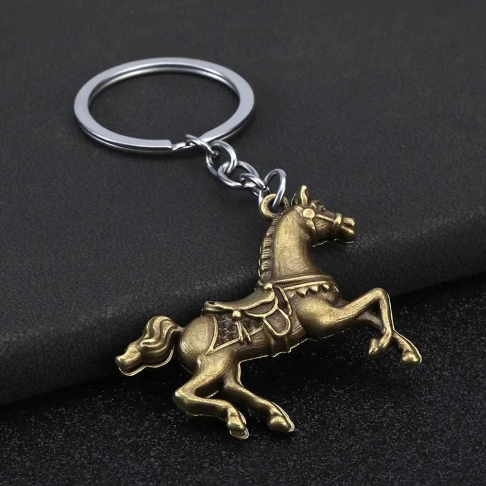 New Fashion 3D Three-dimensional Metal War-horse Keychain Backpack Pendant Keyring Personalization Badge Key Chain Ring GiftT251127
