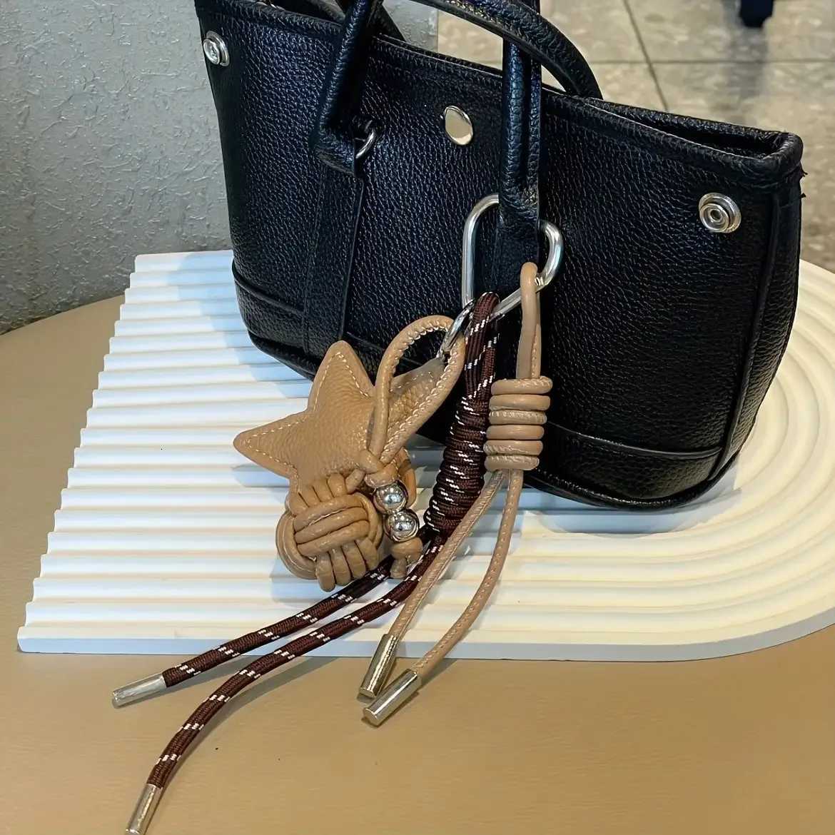 1pc Star Faux Leather Handmade DIY Rope KeychainHigh-End Style Bag Charm with Star Pendant Anti-Loss Faux Leather AccessoryT251127