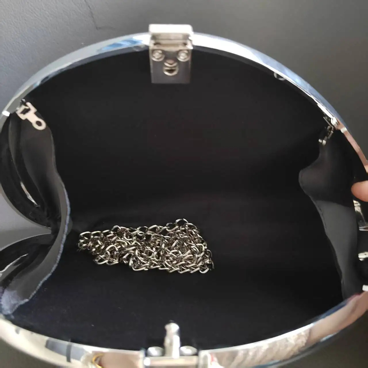 2025 Summer Spring Silver Spiral Oyester Shell Clutch Bag Silver With Silver Chain 250421