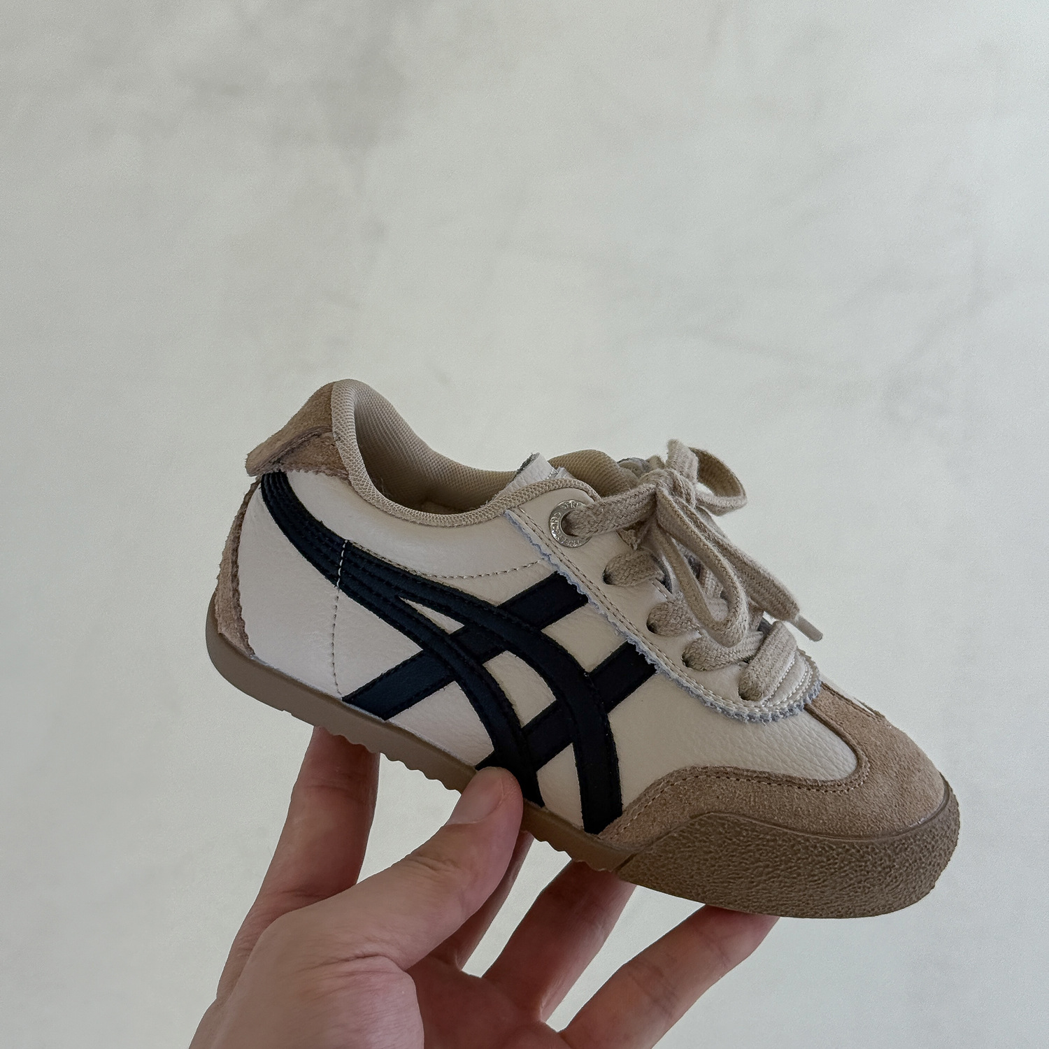 Free shipping for kids designer shoes running shoes black blue red Fashionable lightweight mesh breathable sports shoes