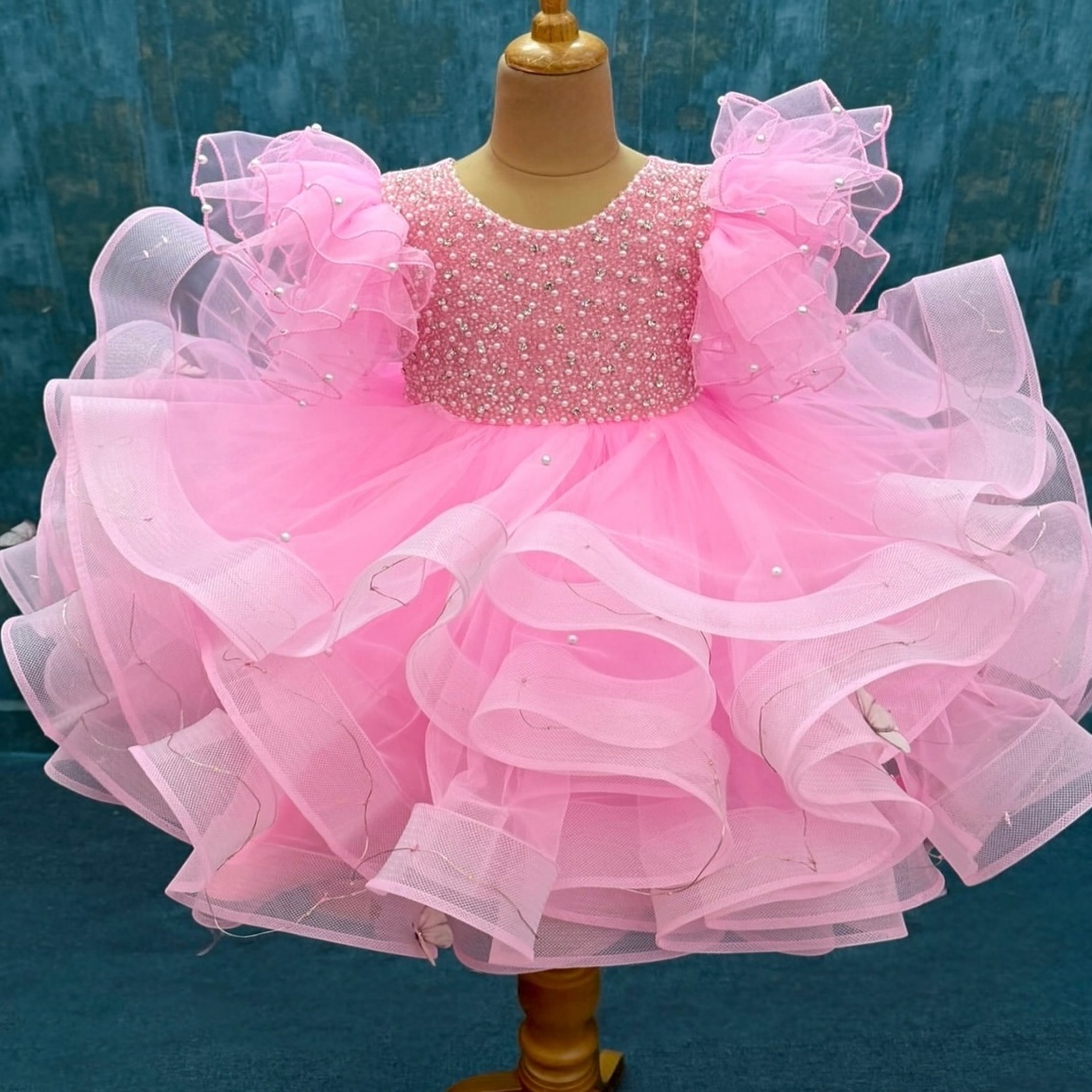 2026 Pink Ball Gown Flower Girl Dresses Pearls Crystals Tiers Tulle Little Girl Christmas Peageant Birthday Christening Tutu Dress Gowns ZJ422