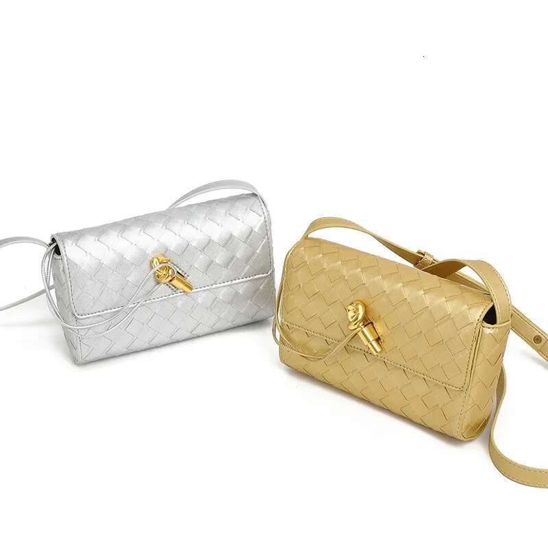 White Cloud Vintage High-End Single Shoulder Crossbody Handmade Soft Leather Small Square Underarm Bag For Wom