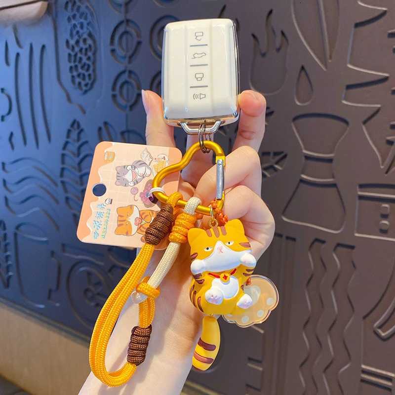 Tail Wagging Cat Keychain Cartoon Kitten Resin Pendant Cute Girl Bag Accessories Student Schoolbag Key Chain Ring PendantT251127