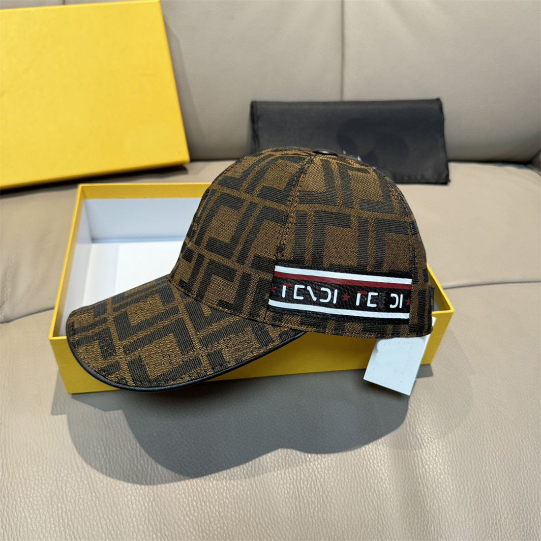 now Fashion designer classic Cotton Baseball for men women high end cap retro plaid letter Sun Bucket hat 885999 new..