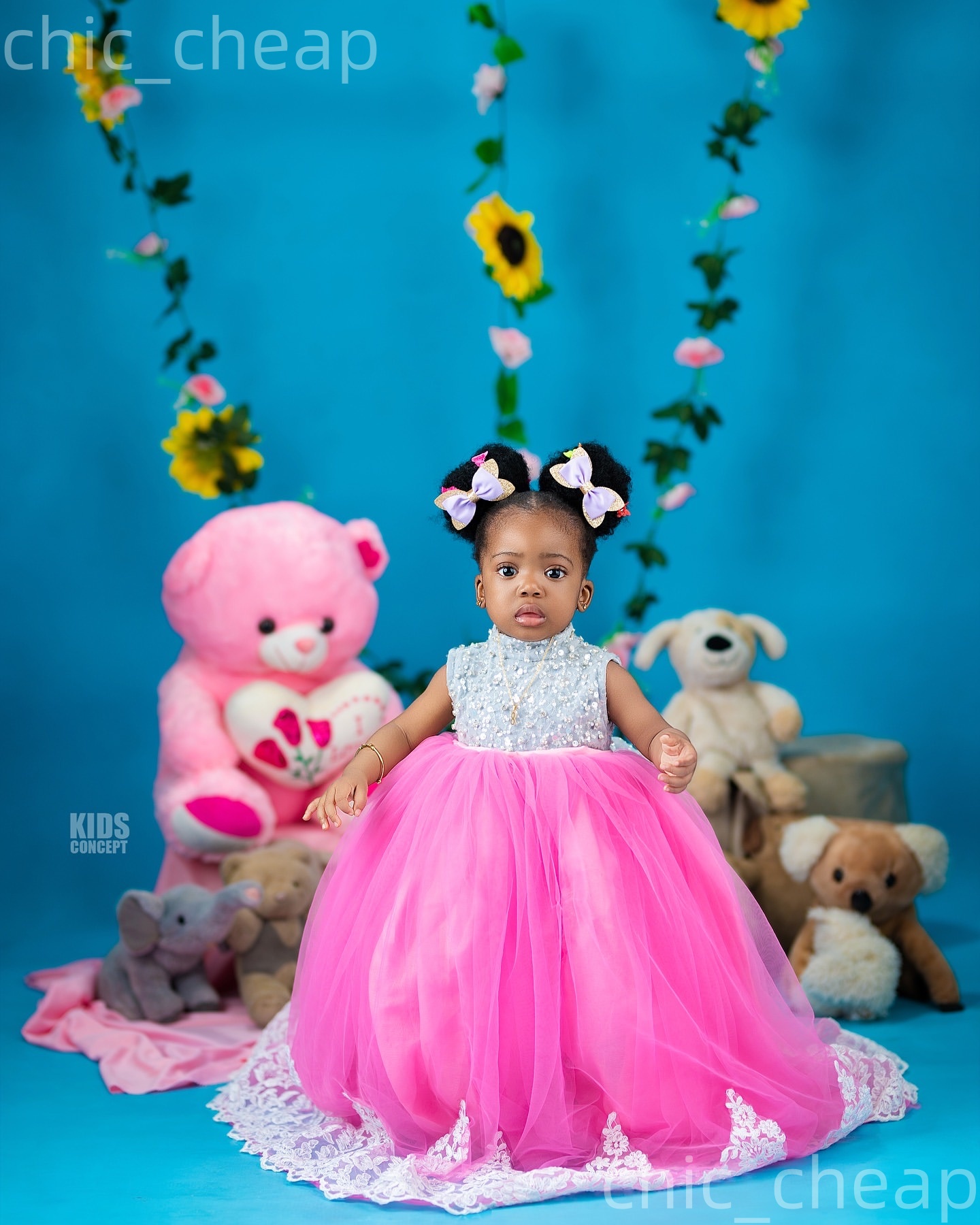 2026 Hot Pink Ball Gown Flower Girl Dresses Lace Tulle Crystals Vintage Little Girl Christmas Peageant Birthday Christening Tutu Dress Gowns ZJ422