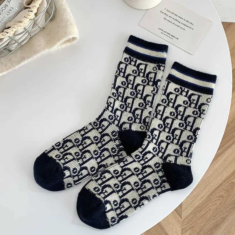 1 Pair Autumn Winter Wool Warm Socks Women French Style Letters Pattern Solid Color Middle Tube Socks Breathable Wholesale J251128