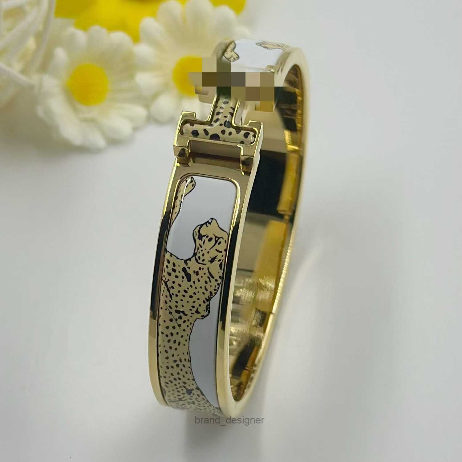 Bangle New Love Home Enamel Letter Fashion and Versatile Animal Pattern Bracelet Free shipping