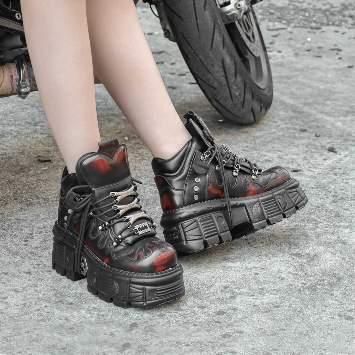 Popular Slip-On Motorcycle Style Layered Wear-Resistant Retro Spanish Short Boots Dark Metal Punk for Men and Women W251128