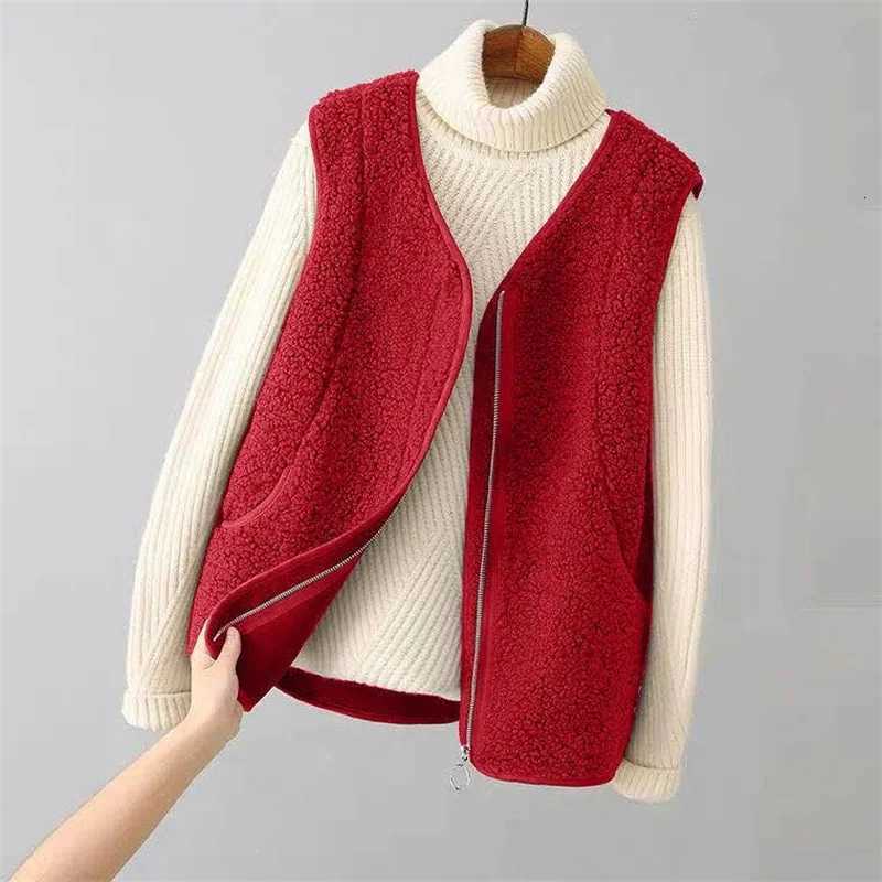 Women Fashion Large Size 4XL Vest Tops Coat Korean Female Waistcoat Jackets Autumn Winter Ladies Lamb Wool Sleeveless OuterwearT251128