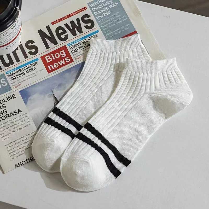 5 Pairs Summer Cotton Man Woman Short Socks Fashion Breathable Boat Socks Comfortable Casual Socks White and Black J251128