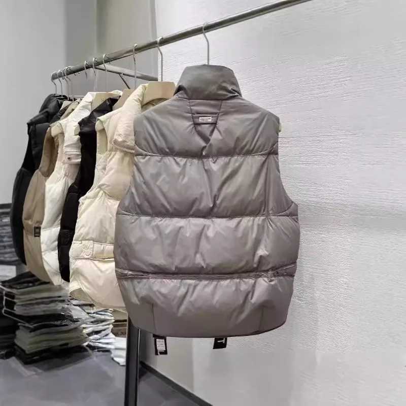 Short Vest Jackets Women New 2025 Spring Autumn Loose Sleeveless Coat Warm Tank Waistcoat Outerwear Sleeveless Tops FemaleT251128