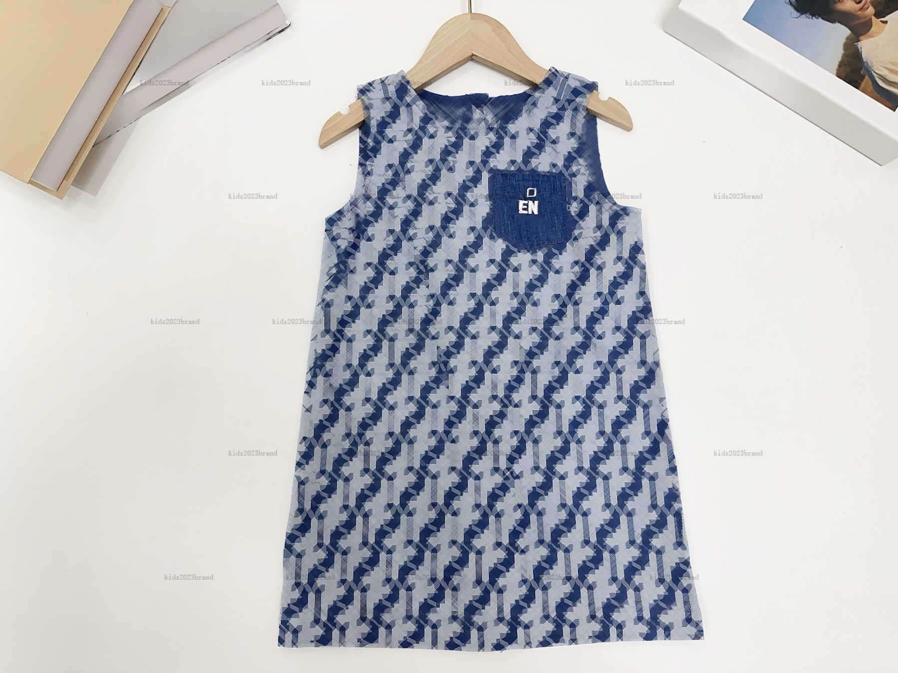 New sleeveless girls dress Soft denim Princess dress kids designer clothes Summer partydress baby skirt A013X01N001