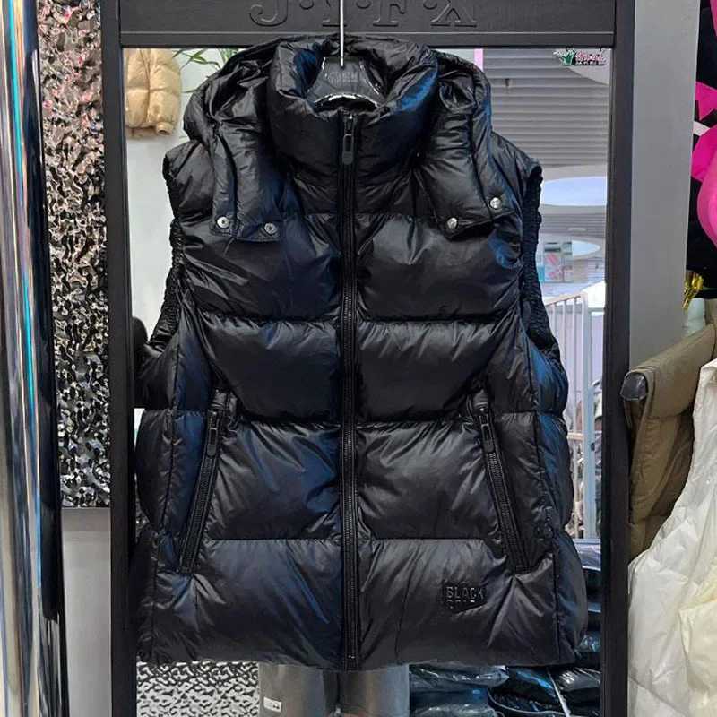 Winter Solid Hooded down Vest Womens Warm Quilted Cotton Waistcoat Thick Sleeveless Top White Duck down Coat for LadiesT251128