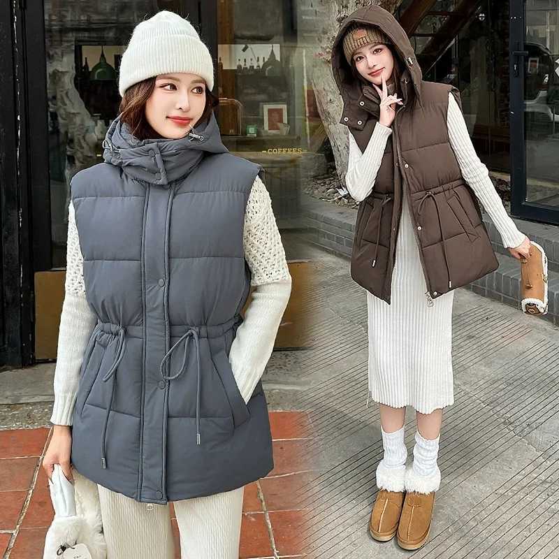 Winter Sleeveless Jacket Female Hooded Down Vest Coat 2025 New Duck Down Puffer Waistcoat Ultra Light Winderproof OutwearT251128