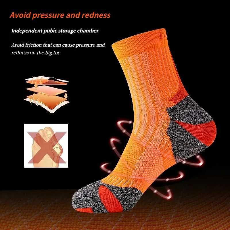 Professional Marathon Running Sock Men Women Outdoor Sports Fitness Thick Cushioned Short Tube Basketball Hiking Quarter Socks J251128