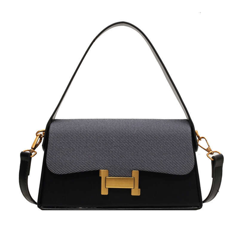 Bag women's 2024 new niche design, simple and fashionable texture, single shoulder crossbody bag, stylish H-buckle small square bag