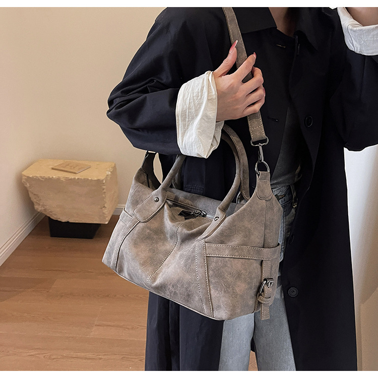 Retro large-capacity tote bag, new high-end versatile matte shoulder messenger bag