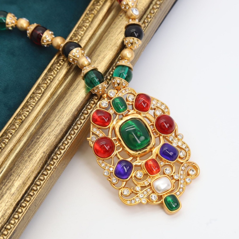 Vintage Women Luxur… - image