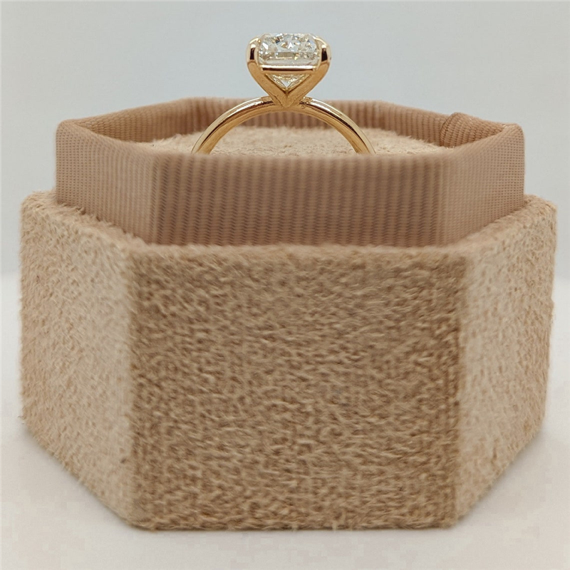 Jewelry 18K Yellow Gold Elongated Cushion Cut 4.0 Carat Lab Grown Diamond Solitaire Womens Gold Ring IGI Certificate Gold Ring For Women
