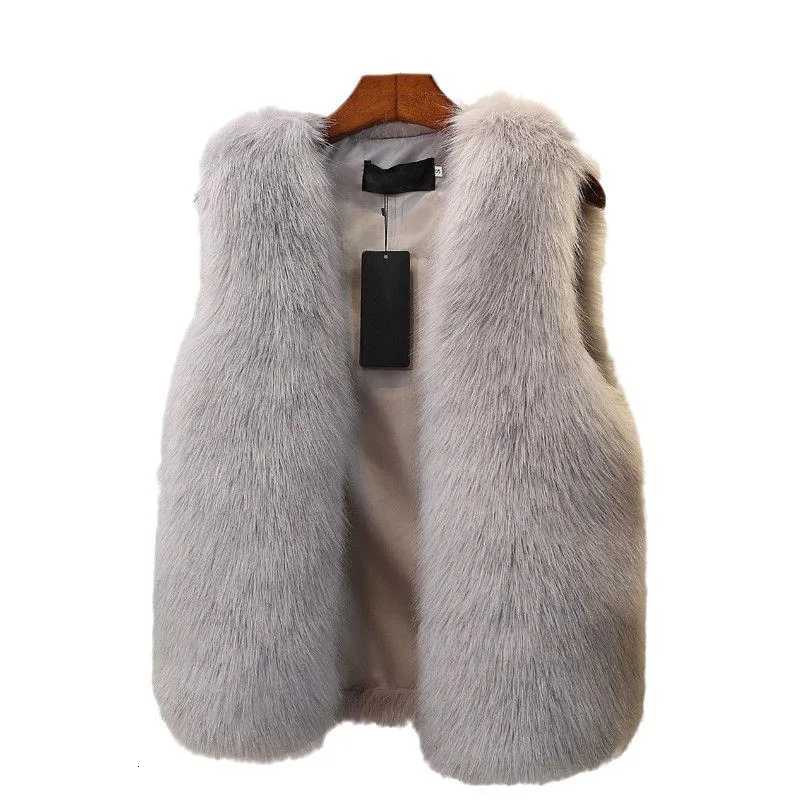 2025 Womens Thickened Warm Fox Fur Vest Spring Autumn Outerwear Cotton Lined Versatile Slimming Faux Fur Backless Tank TopT251128